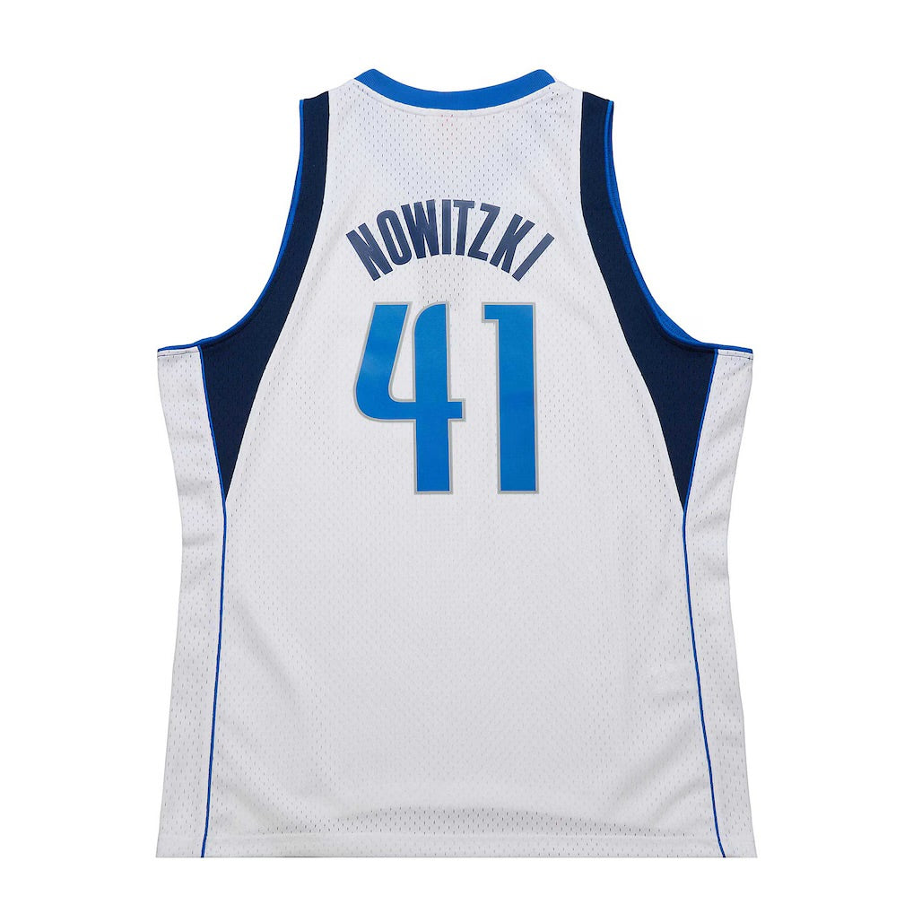 Dirk Nowitzki 2010-11 YOUTH KIDS Dallas Mavericks Official product image 2