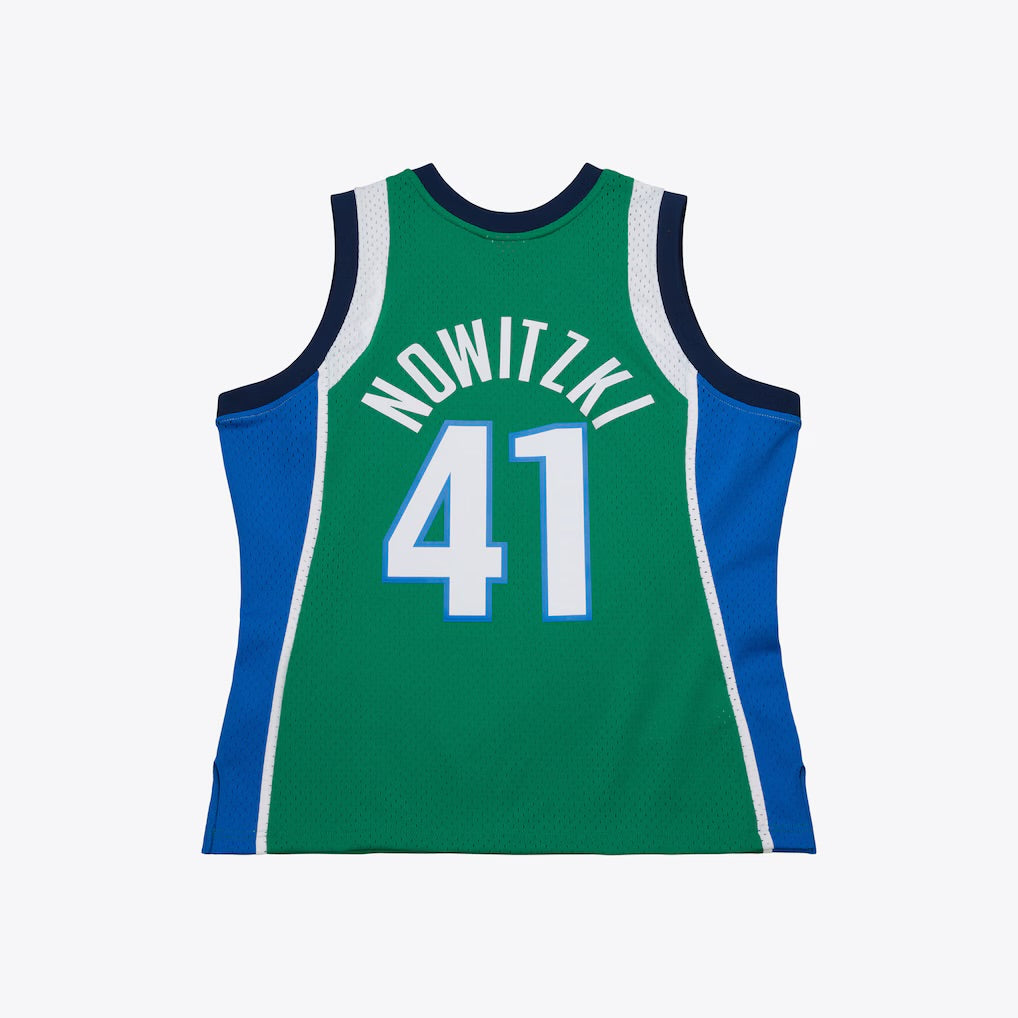 Dirk Nowitzki 2004-05 YOUTH KIDS Dallas Mavericks Official product image 1