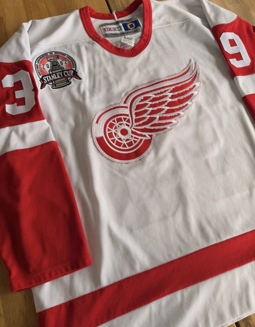 Dominik Hasek 2002 Detroit Red Wings Official NHL CCM Jersey product image 3