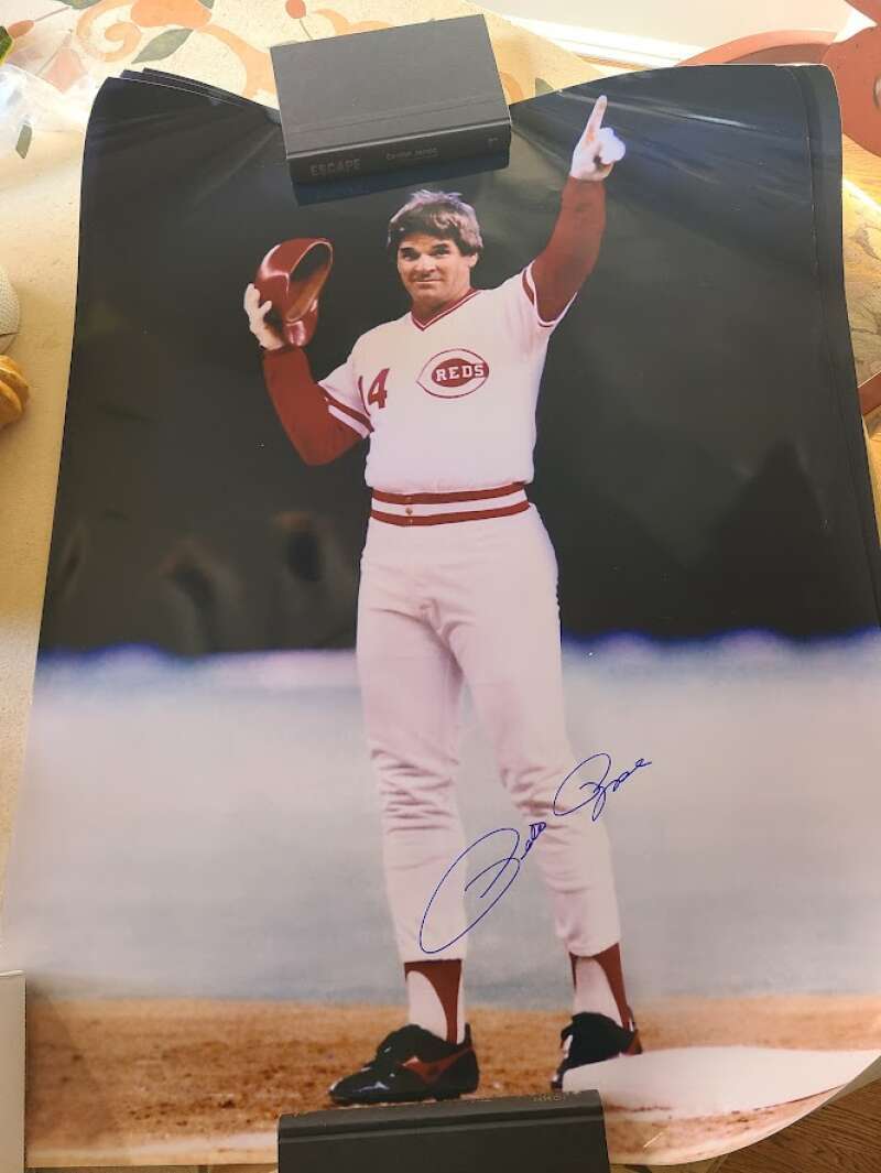 Pete Rose JSA Cert Signed 40x30 Photo Autograph Reds product image 1, provided for visual reference and product detail review